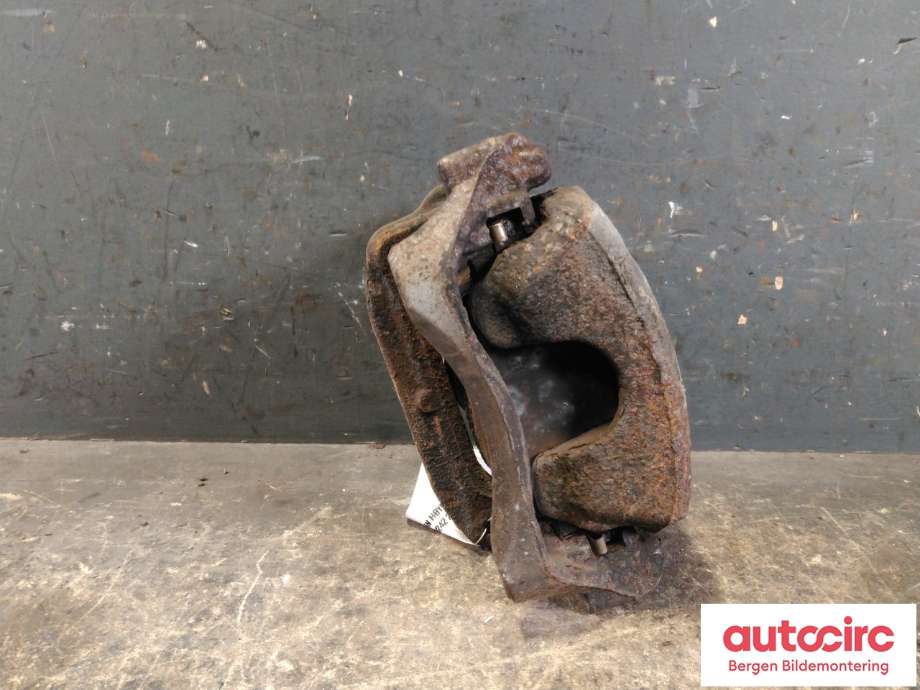 Bremsecaliper høyre foran til Mercedes B-Klasse 2011-2018 (W246) (W246) (MERCEDES|A 000 421 67 81|)