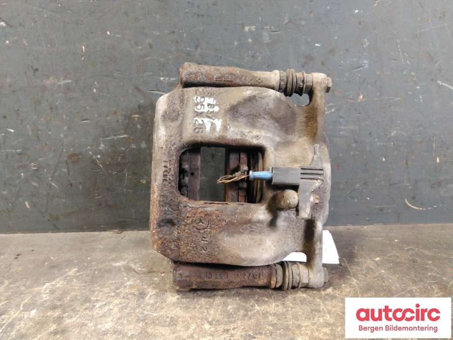Bremsecaliper høyre foran til Mercedes B-Klasse 2011-2018 (W246) (W246) (MERCEDES|A 000 421 67 81|)