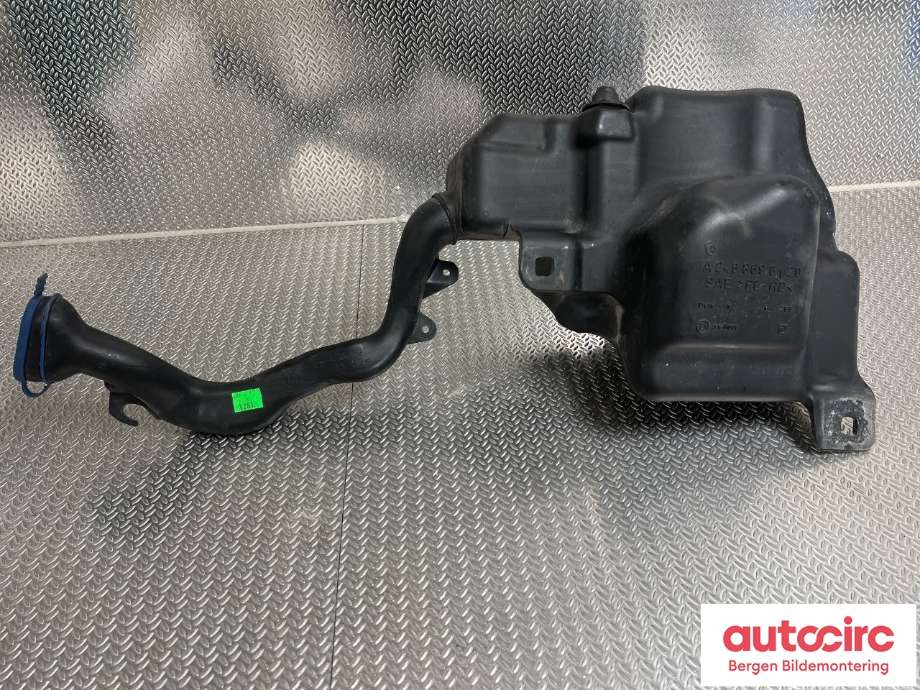 Spylertank til Mercedes B-Klasse, 2011-2018 (W246) (W246) (MERCEDES|A 246 869 01 20)