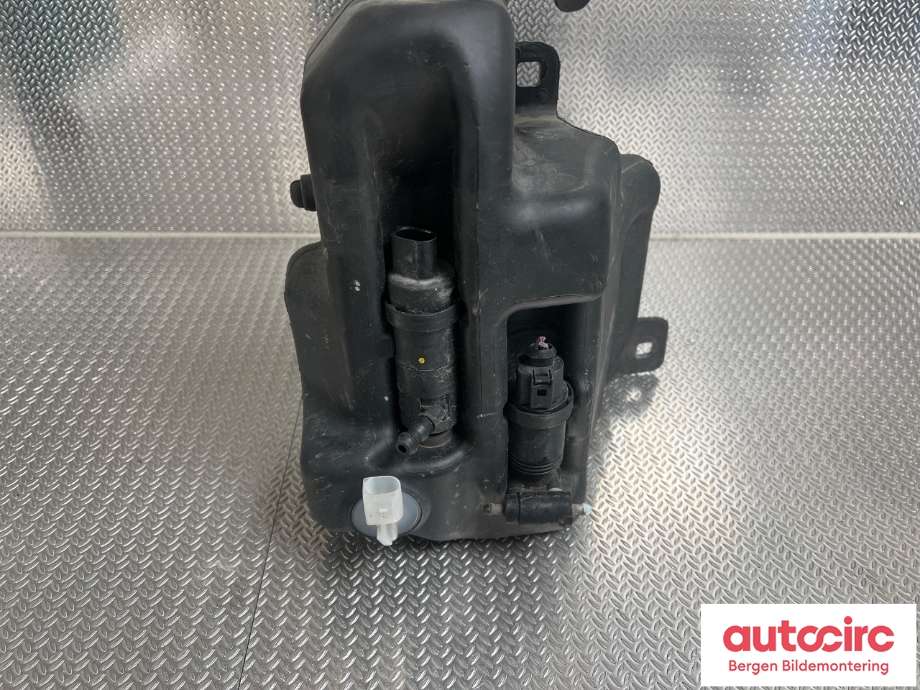 Spylertank til Mercedes B-Klasse 2011-2018 (W246) (W246) (MERCEDES|A 246 869 01 20|)