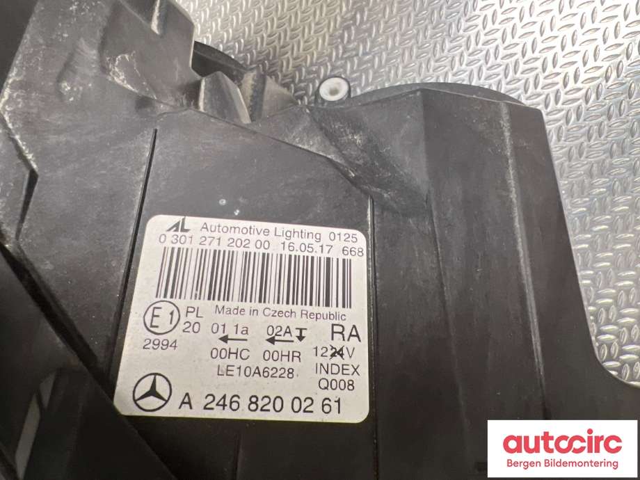 Frontlykt høyre halogen til Mercedes B-Klasse 2011-2018 (W246) (W246) (MERCEDES|A 246 820 02 61|)