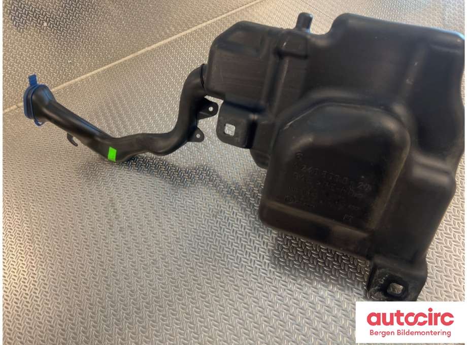 Spylertank til Mercedes B-Klasse 2011-2018 (W246) (W246) (MERCEDES|A 246 869 01 20|)