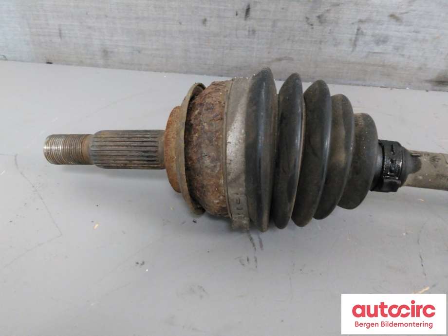 Drivaksel venstre foran til Toyota Yaris 2012-2014 (Type III, Fase 1)  (TOYOTA|434200D322|)
