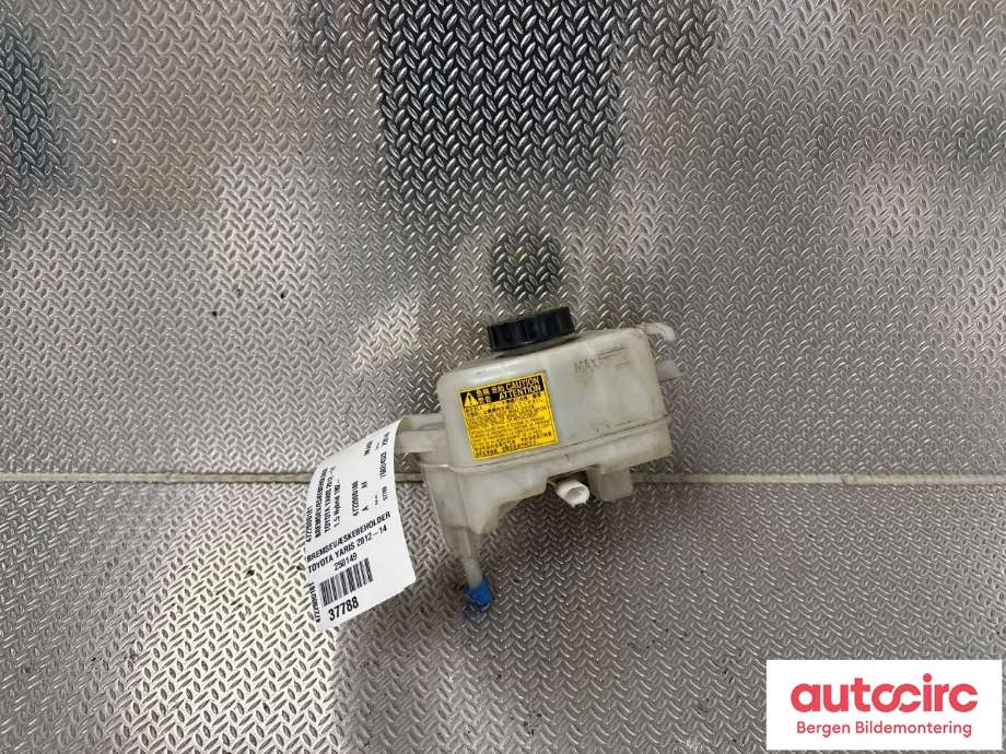 Diverse deler til Toyota Yaris 2012-2014 (Type III, Fase 1) (TOYOTA|472200D181|472200D180|)