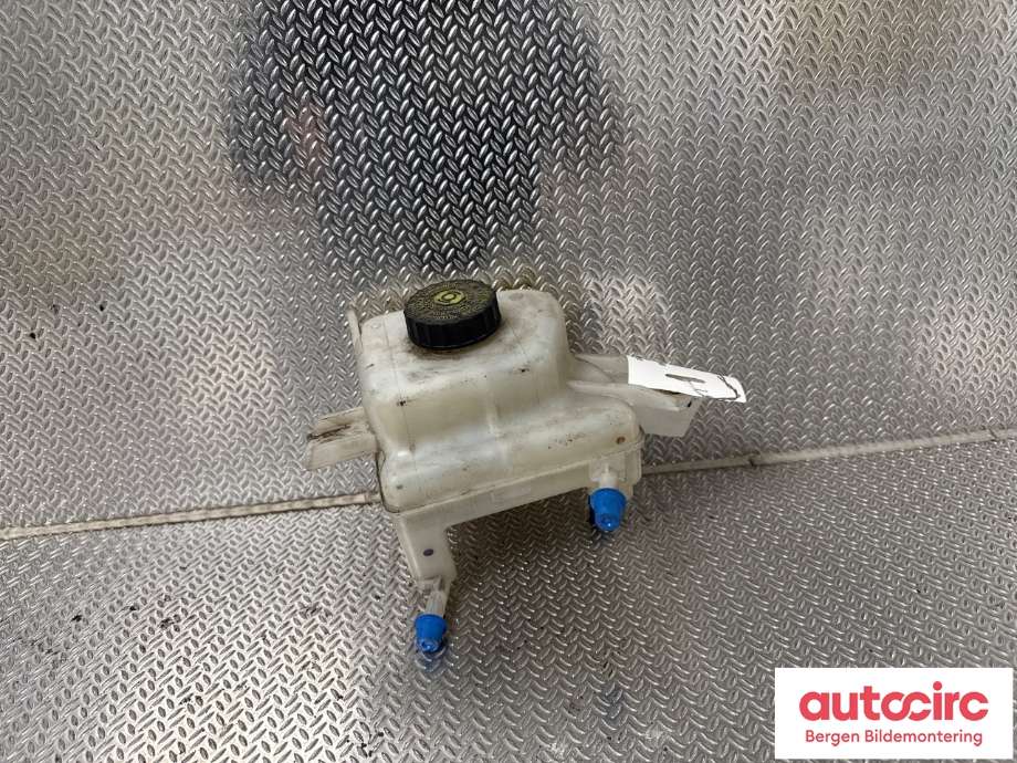 Diverse deler til Toyota Yaris 2012-2014 (Type III, Fase 1) (TOYOTA|472200D181|472200D180|)