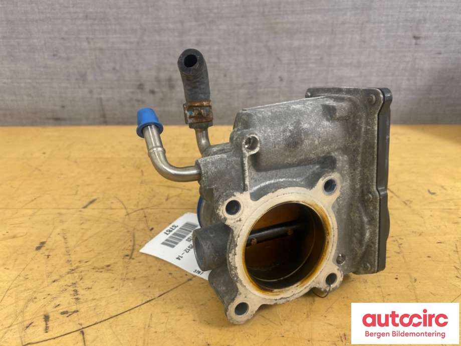 Spjeldhus til Toyota Yaris 2012-2014 (Type III, Fase 1)  (TOYOTA|2203047010||22030-47010)