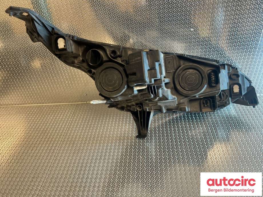 Frontlykt venstre halogen til Ford Transit Connect 2013-2018 Type II, Fase 1 (FORD|1827692|)