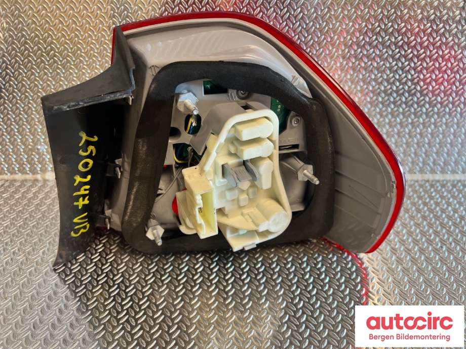 Baklykt venstre til BMW 3-Serie 2005-2011 (E90/E91/E92/E93) (E90/E91/E92/E93) (BMW|63 21 4 871 731|)