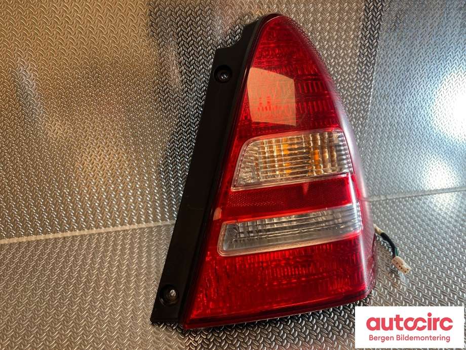Baklykt høyre til Subaru Forester 2002-2005 (Type II, Fase 1)  (SUBARU|84201SA060||84912SA060)