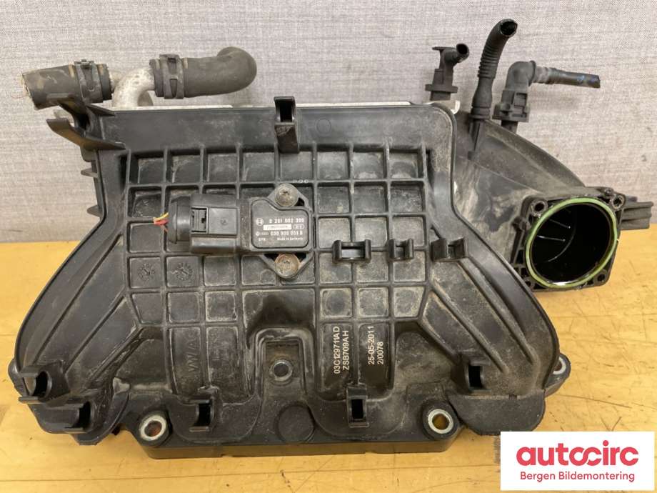 Manifold innsug til VW Passat 2011-2015 (B7) (B7) (VOLKSWAGEN|03C 129 709 BD|)