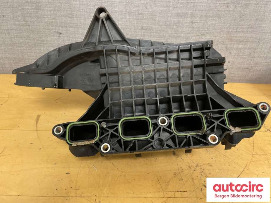 Manifold innsug til VW Passat 2011-2015 (B7) (B7) (VOLKSWAGEN|03C 129 709 BD|)