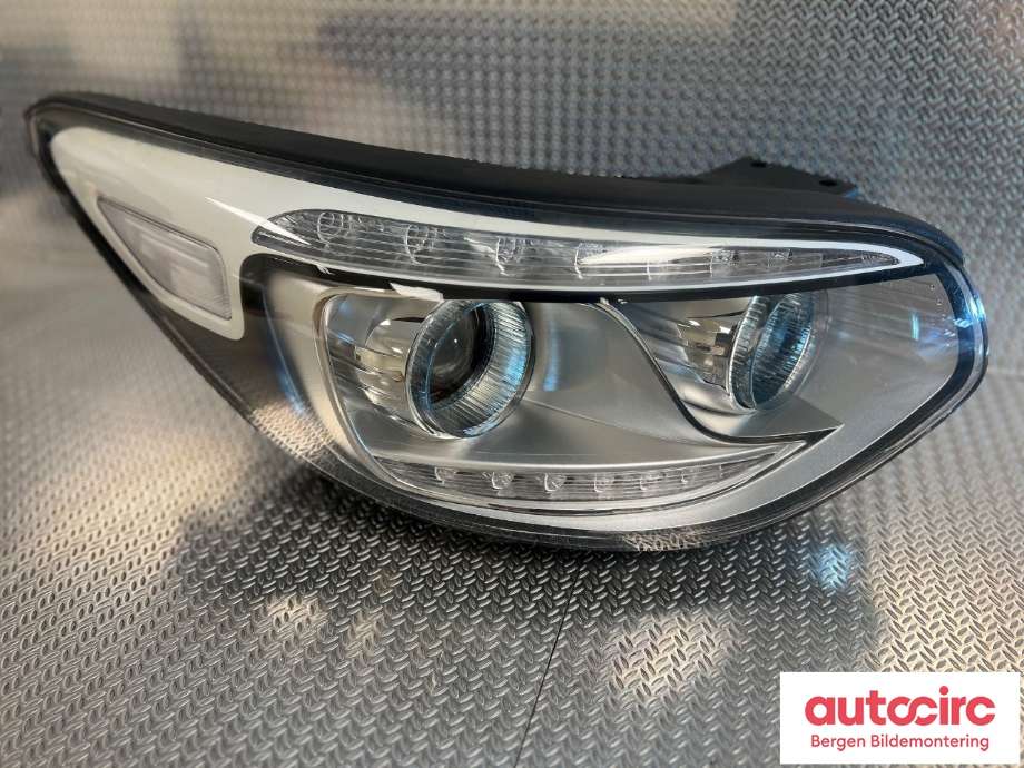 Frontlykt høyre halogen til Kia Soul 2014-2019 (Type II) (KIA|92102E 40101D|)