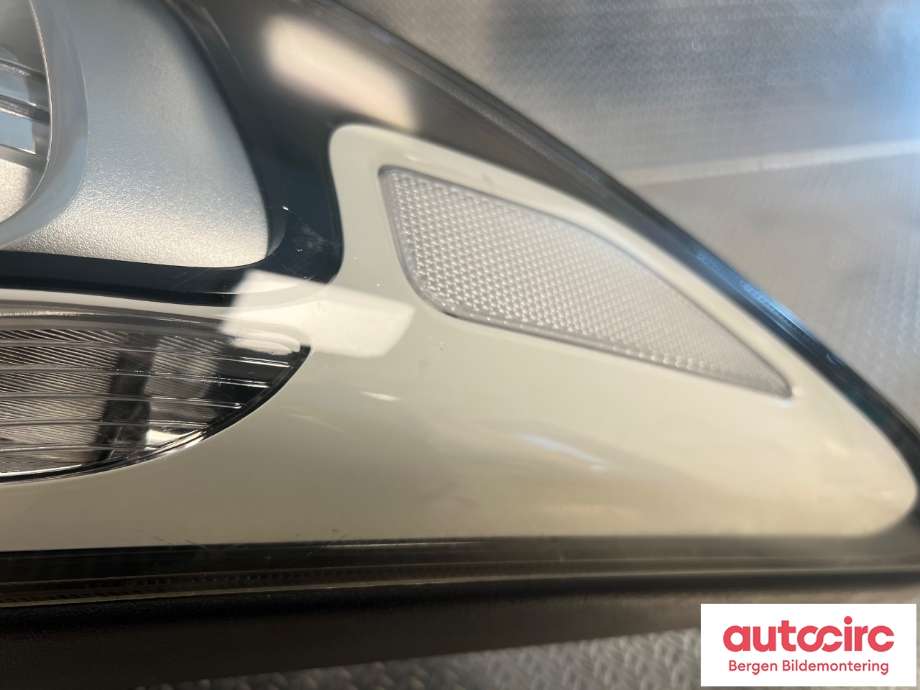 Frontlykt høyre halogen til Kia Soul 2014-2019 (Type II) (KIA|92102E 40101D|)