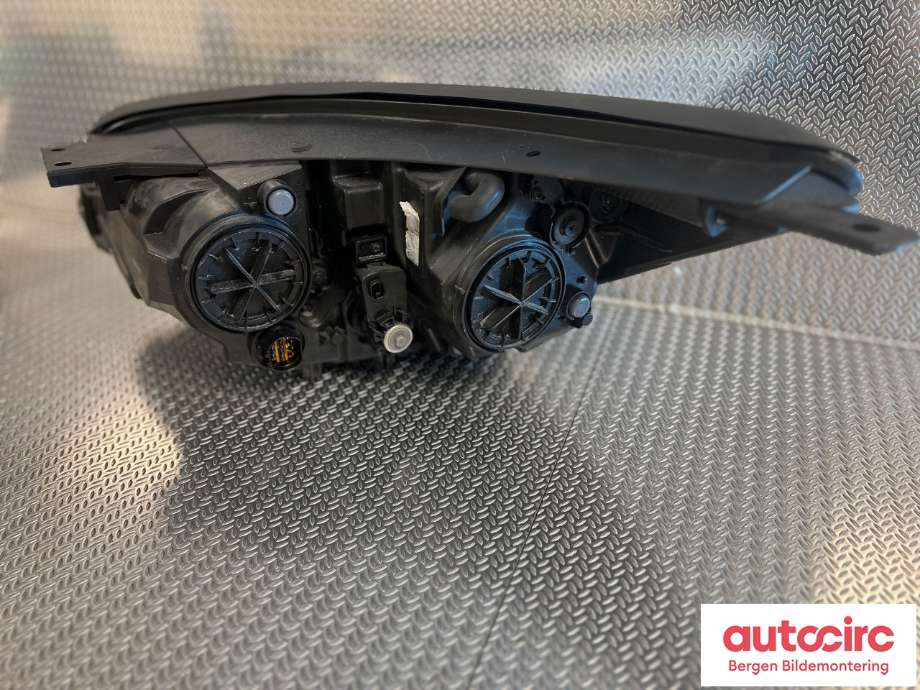 Frontlykt høyre halogen til Kia Soul 2014-2019 (Type II) (KIA|92102E 40101D|)