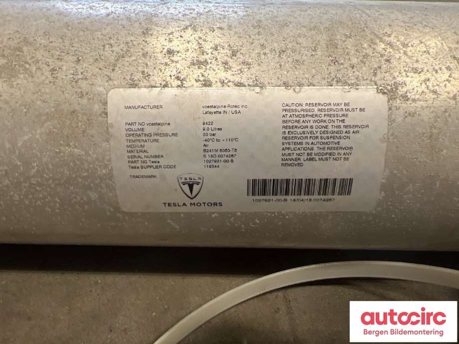 Diverse deler til Tesla Model X 2016-->>  (TESLA|1027921-00-B|)