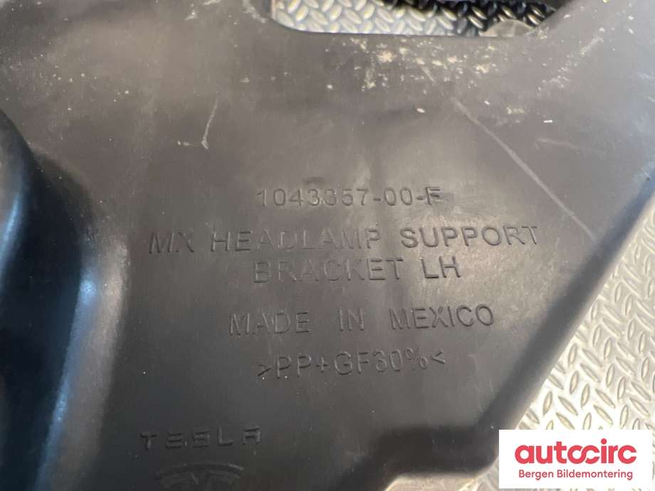 Frontlyktehus til Tesla Model X 2016-->>  (TESLA|1043357-00-F|)