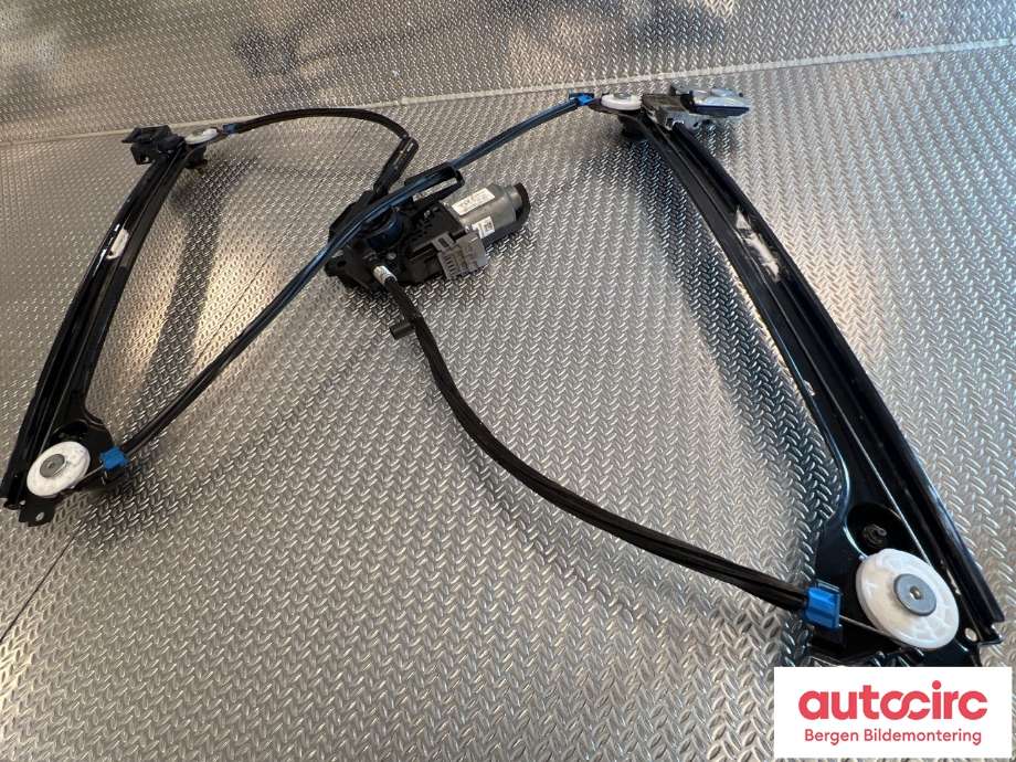 Ruteheis til Tesla Model X 2016-->>  (TESLA|1028819-80-E||1028819-99-E)