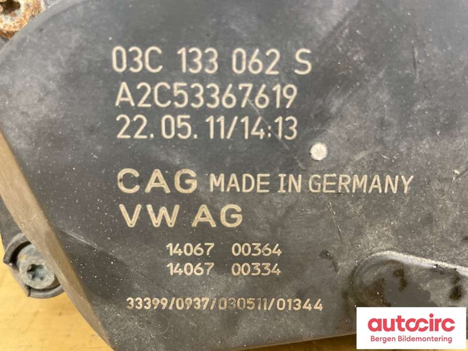 Spjeldhus til VW Passat 2011-2015 (B7) (B7) (VOLKSWAGEN|03C 133 062 T||03C 133 062 S)