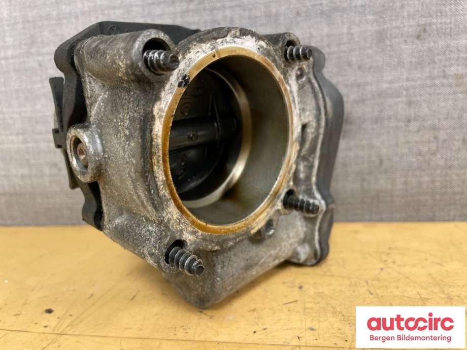 Spjeldhus til VW Passat 2011-2015 (B7) (B7) (VOLKSWAGEN|03C 133 062 T||03C 133 062 S)