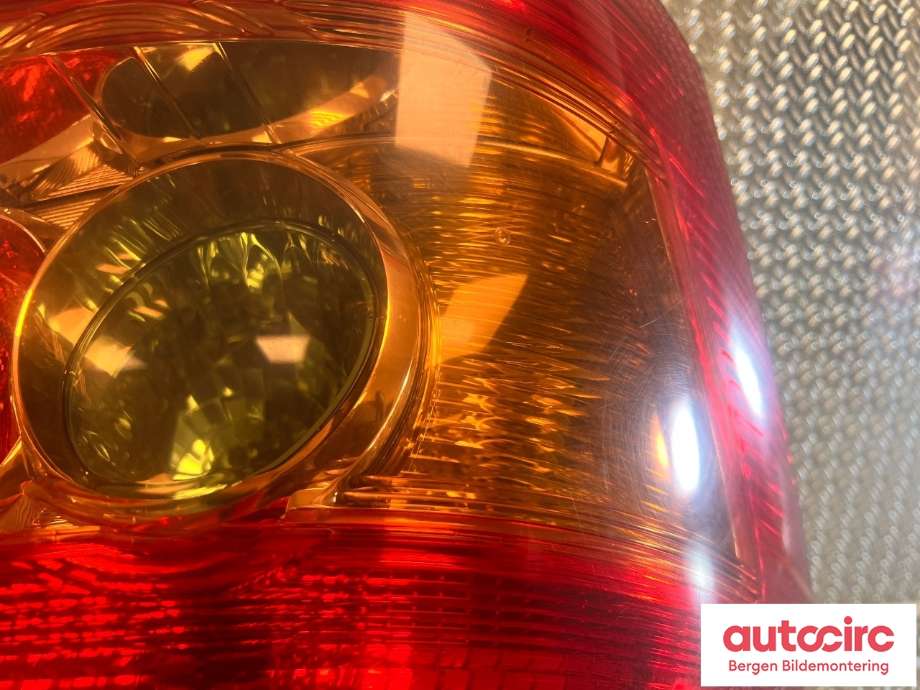 Baklykt høyre til Toyota Corolla 2002-2007  (TOYOTA|8155102300|)