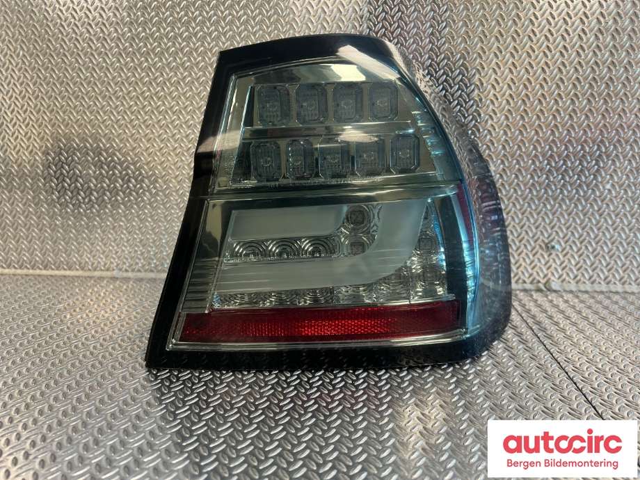 Baklykt høyre til BMW 3-Serie 2005-2011 (E90/E91/E92/E93) (E90/E91/E92/E93) (BMW|63 21 6 937 458|)