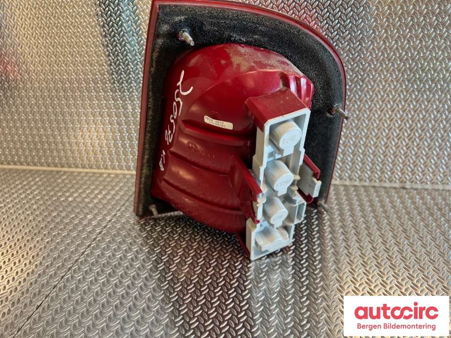Baklykt venstre til Škoda Octavia 2000-2004 (Type I, Fase 2)  (SKODA|1U6 945 111 C|)