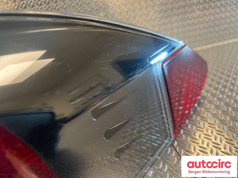Baklykt høyre til Tesla Model S 2013-2016 (Fase 1)  (TESLA|6005921-00-B||1022421-00-A)