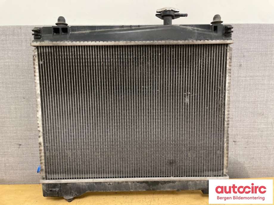 Radiator (automat gir) til Toyota Yaris 2012-2014 (Type III, Fase 1)  (TOYOTA|164000Y060|)