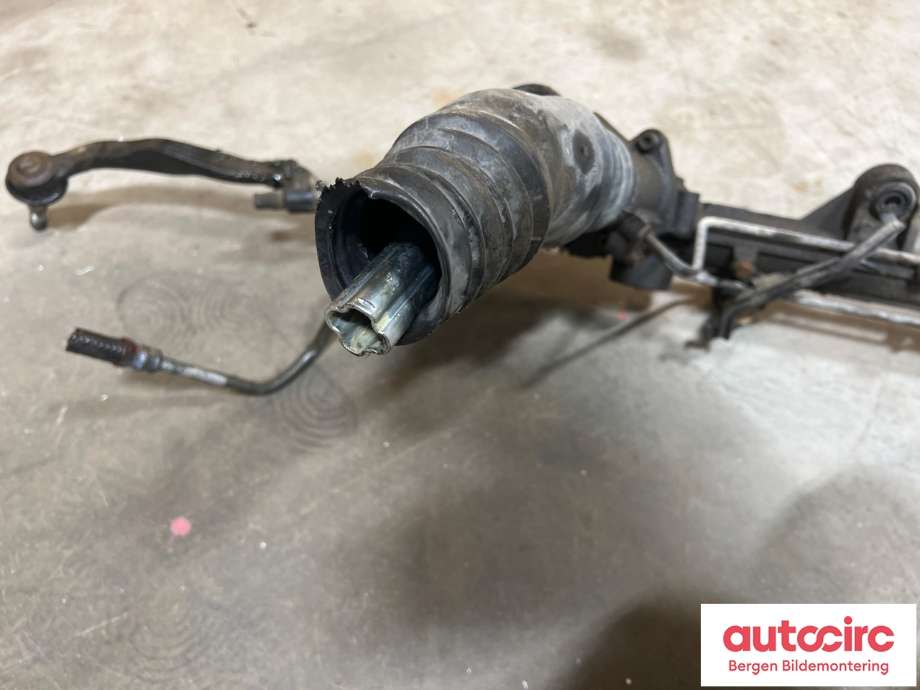 Tannstang til VW Transporter / Caravelle 2009-2015 (Fase 2) (T5) (T5) (VOLKSWAGEN|7E1 422 061 R|)