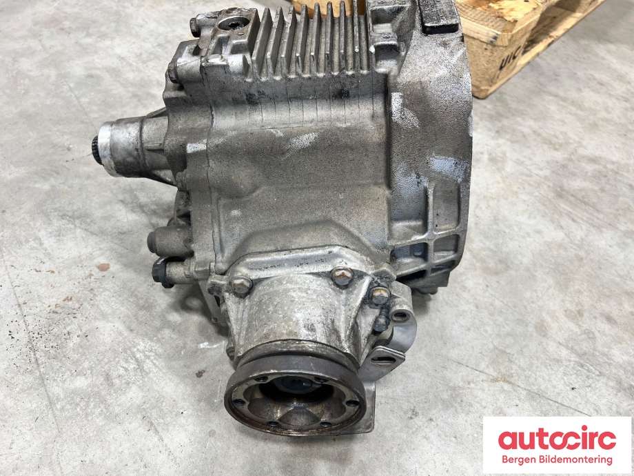 Girkasse 4WD fordelingskasse til VW Transporter / Caravelle 2003-2009 (Fase 1) (T5) (T5) (VOLKSWAGEN|02H 409 053 D|)