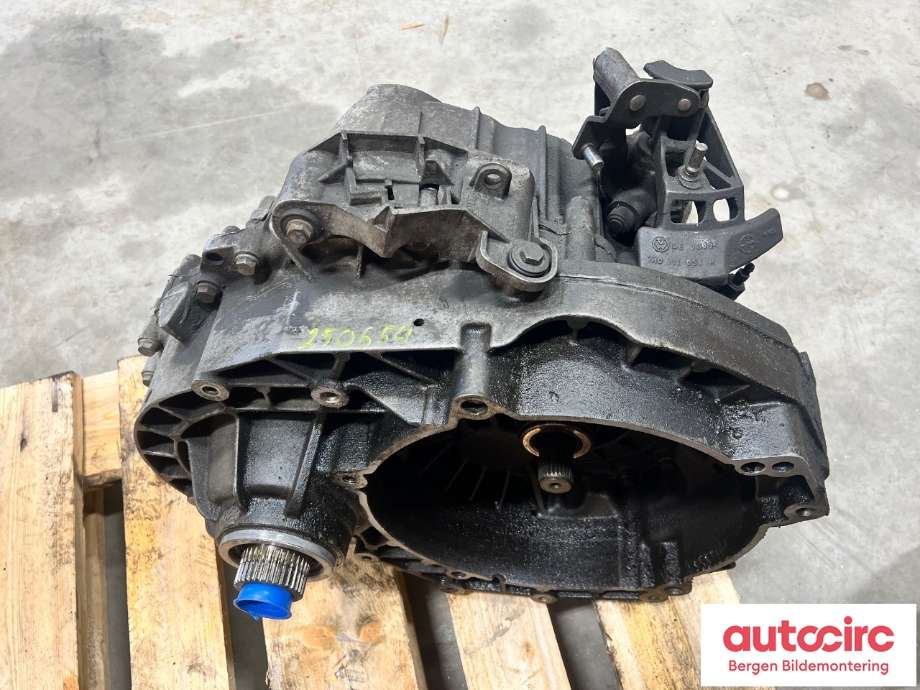 Girkasse manuell 6-trinn til VW Transporter / Caravelle 2003-2009 (Fase 1) (T5) (T5) (VOLKSWAGEN|0A5 300 011 MX|)