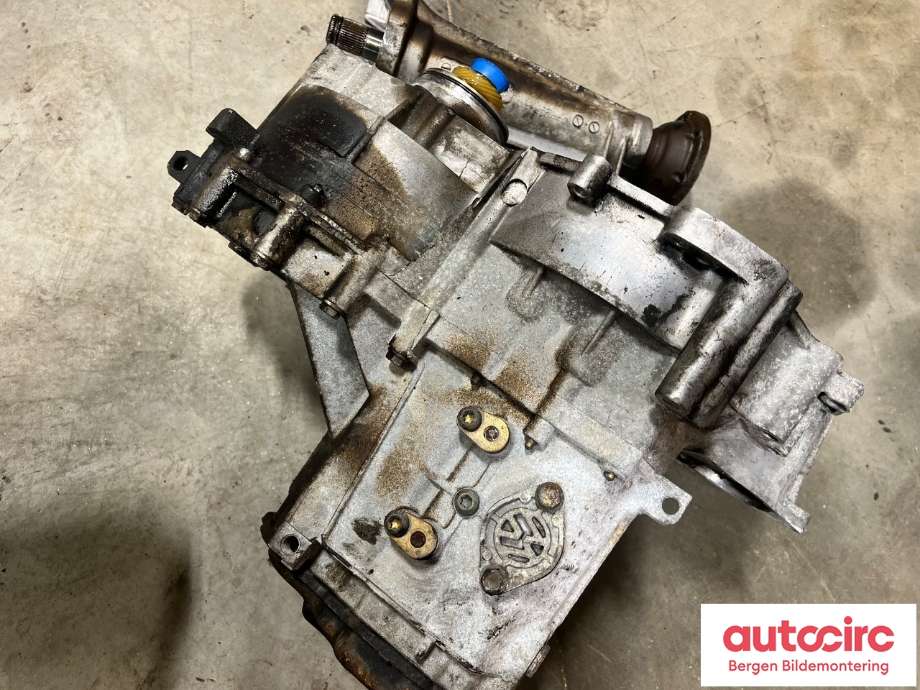 Girkasse manuell til VW Transporter / Caravelle 1990-2003 (T4) (T4) (VOLKSWAGEN|02B 300 046 JX|)