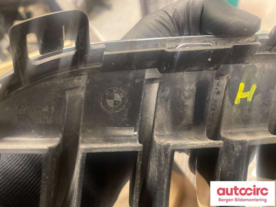 Grill høyre til BMW 2-Serie 2014-2021 (F22/F23) (F22/F23) (BMW 225XE IPERFORMANCE|51 13 5 A3C E54|)
