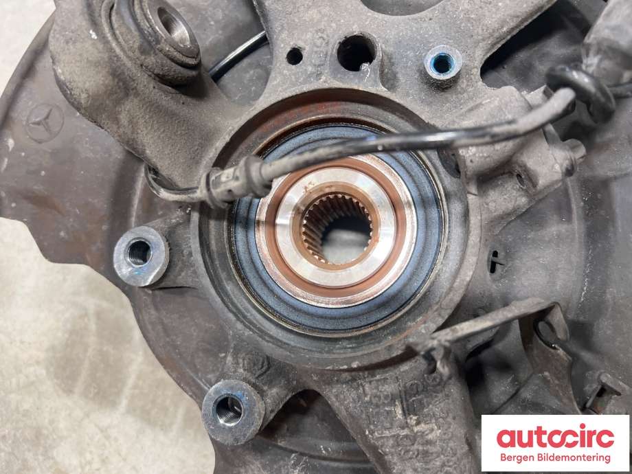 Hjulspindel høyre bak til Mercedes CL 2000-2006 (C215) (C215) (MERCEDES|A2203509008|A2203508908|A2203508408)