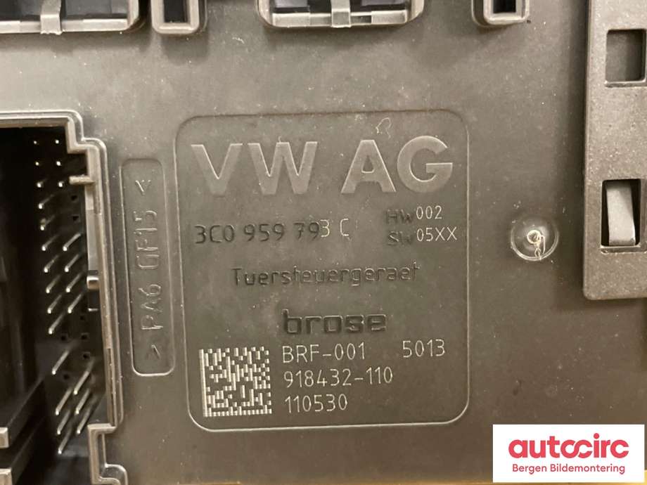 Ruteheis venstre til VW Passat 2011-2015 (B7) (B7) (VOLKSWAGEN|3AA 959 701 A|3AA837461|0 130 822 451)
