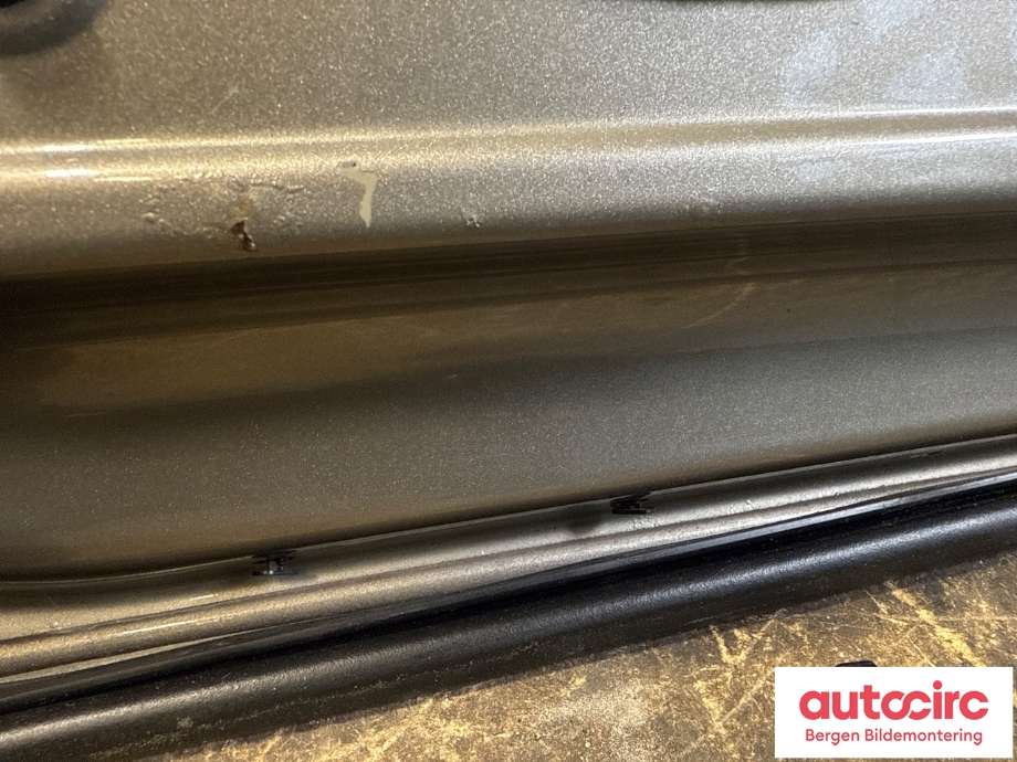 Dør venstre bak til Peugeot 5008 2010-2017 (Type I)  (PEUGEOT|9006 S6|)