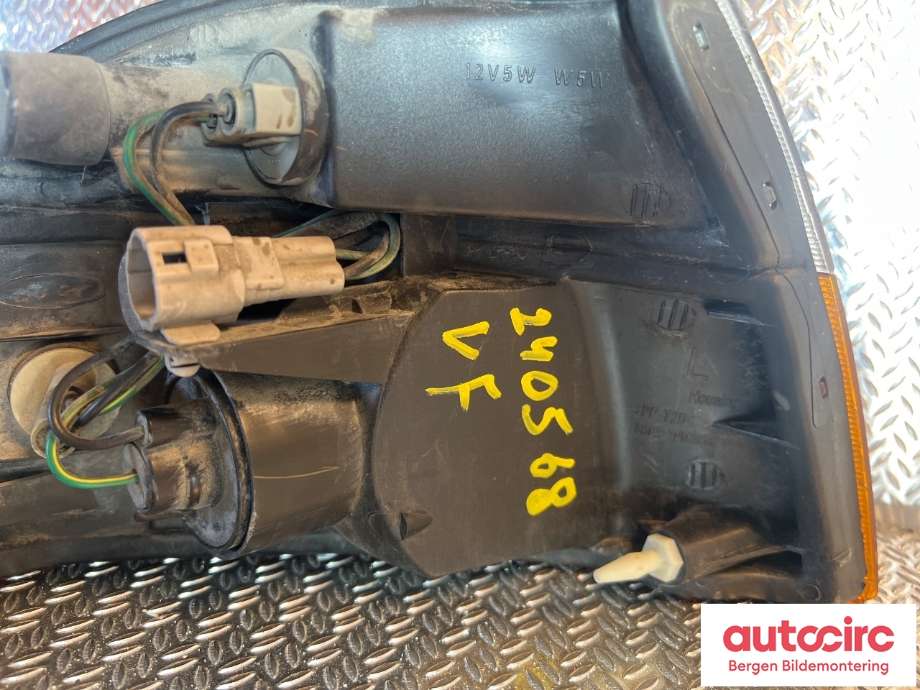 Blinklykt venstre til Toyota Hiace 2001-2006 (Fase 2)  (TOYOTA|8152026100|8152126100|)