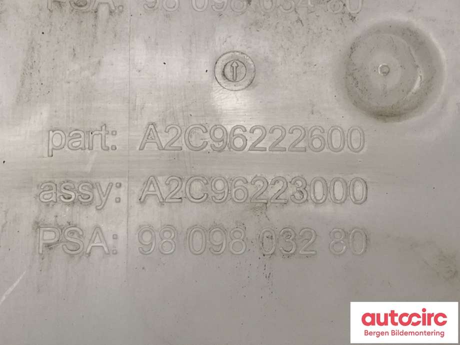 Spylertank til Toyota Proace 2016-->> (Type II)  (TOYOTA|SU001A4355|A2C96222500|A2C96222600)