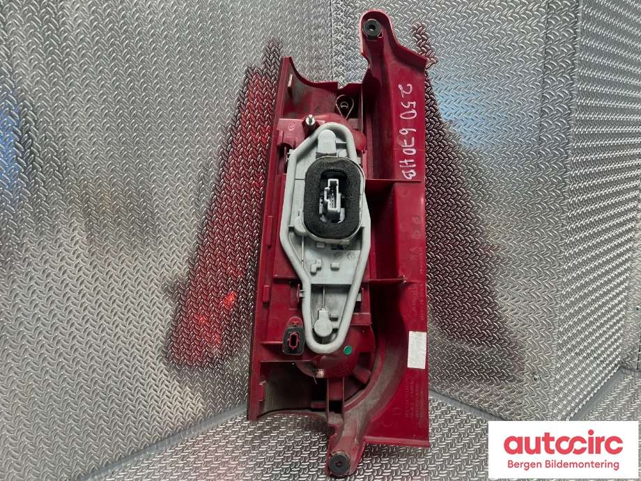 Baklykt høyre til Peugeot 2008 2013-2019 (Type I)  (PEUGEOT|98 147 459 80|)