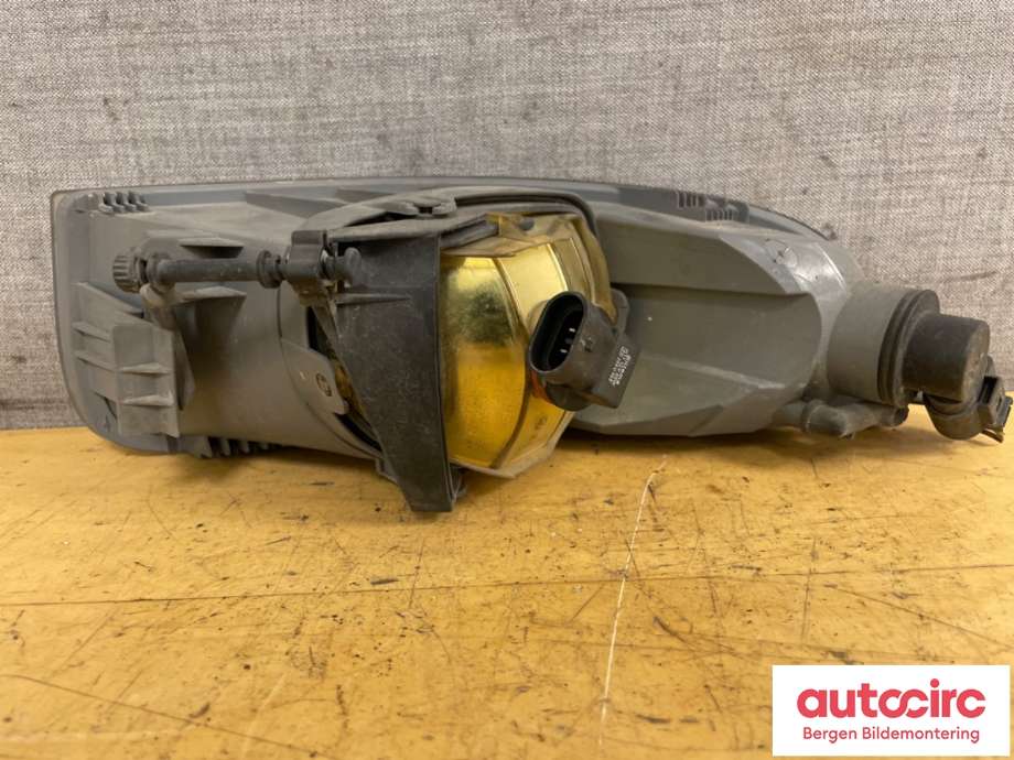 Frontlyktehus til Škoda Superb 2008-2015 (Type II)  (SKODA|3T0 941 701 A|)