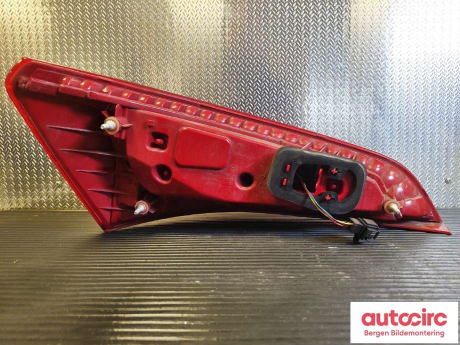 Baklykt høyre til Audi Q5 2008-2012 (Type I, Fase 1)  (AUDI|8R0 945 094 A|)