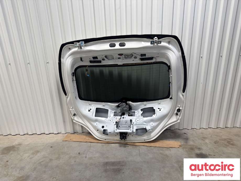 Bakluke til Mercedes CLA 2013-2019 (C117) (C117) (MERCEDES|A 117 740 00 05|)