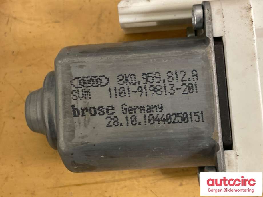 Ruteheis til Škoda Superb 2008-2015 (Type II)  (SKODA|8K0.959.812.A|8K0 959 812 A|)