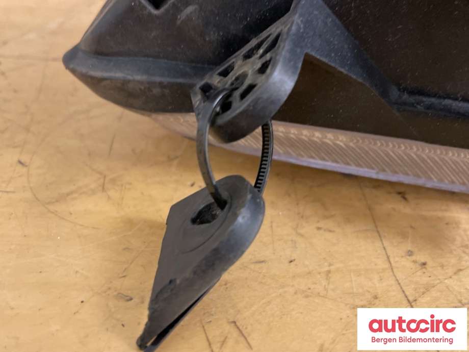 Frontlyktehus til VW Passat 2011-2015 (B7) (B7) (VOLKSWAGEN|3AA 941 661 G|)