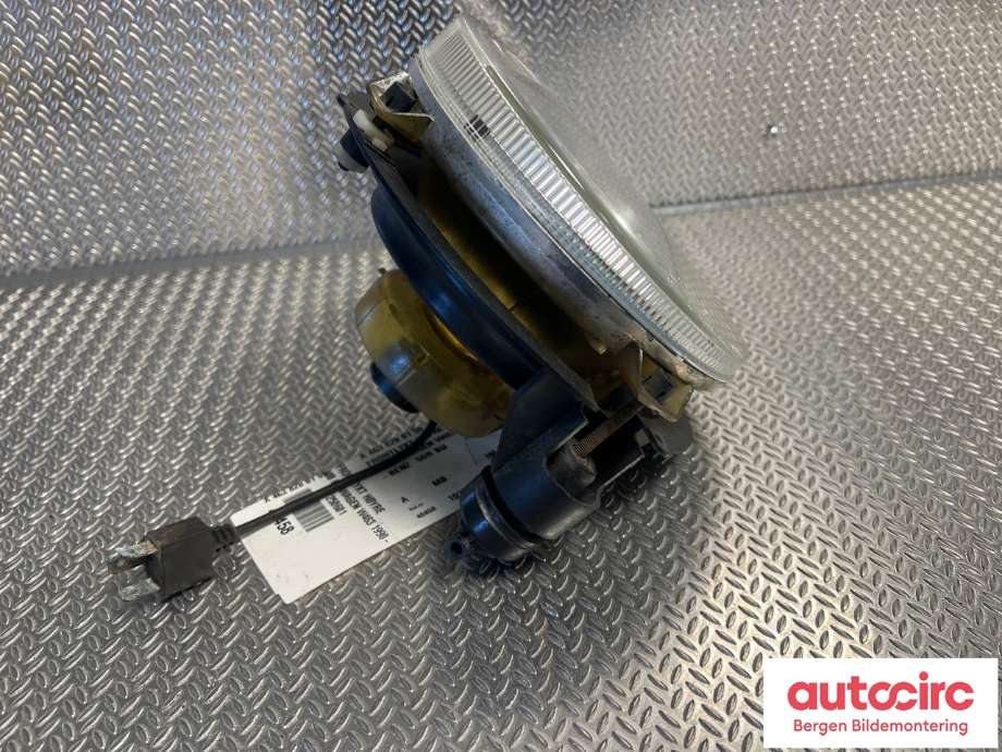 Frontlykt høyre halogen til Mercedes G-Wagen 1990-->> (W463) (W463) (MERCEDES|A 463 820 01 59|)