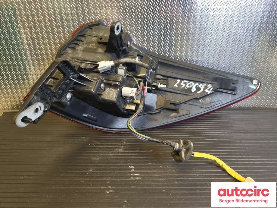 Baklykt venstre til Subaru Outback 2015-2020 (Type V) (SUBARU|84912AL060|)