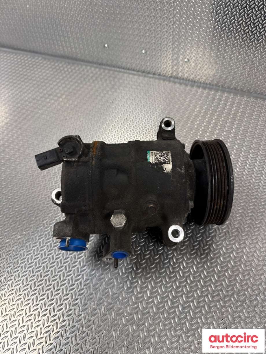 Diverse deler til VW Polo 2009-2014 (Type V, Fase 1)  (VOLKSWAGEN|5K0 820 803 J|)