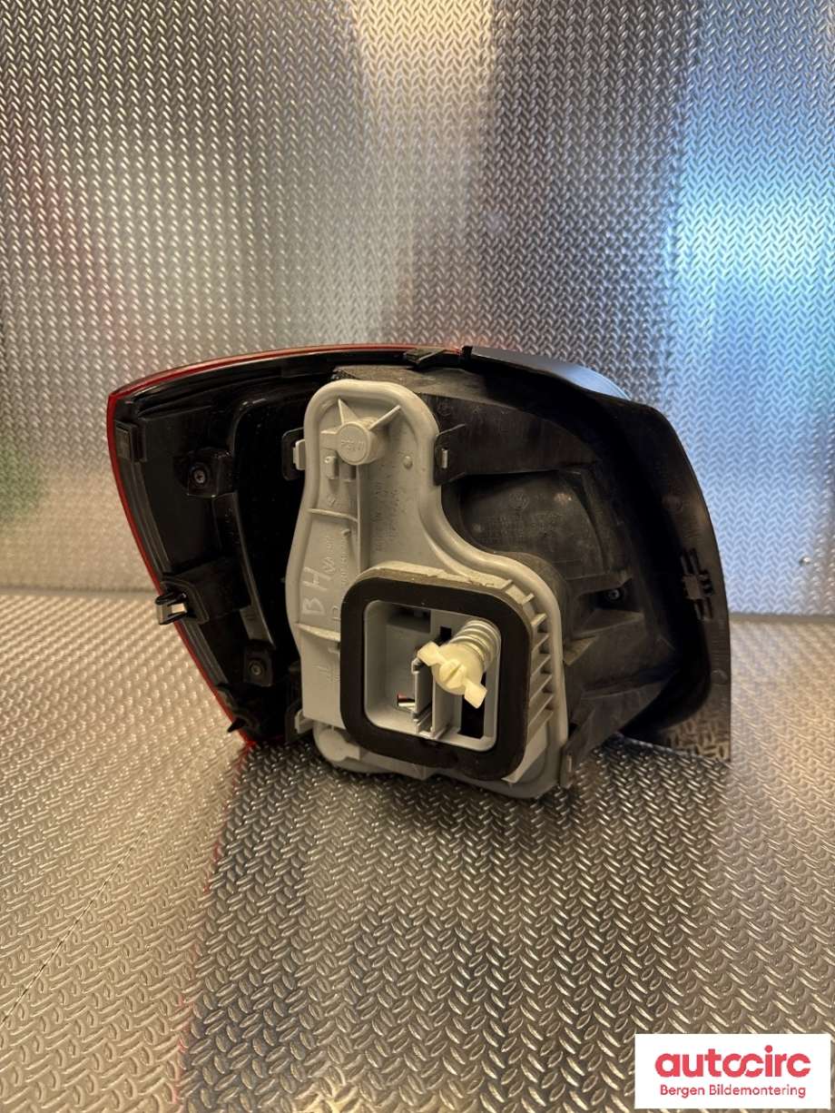 Baklykt høyre til VW Polo 2009-2014 (Type V, Fase 1)  (VOLKSWAGEN|6R0 945 096 AH|)