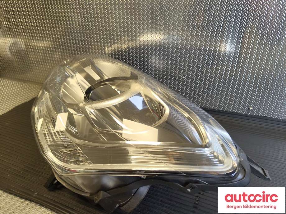 Frontlykt venstre halogen til Citroën Berlingo 2015-2019 (Type II, Fase 2)  (CITROEN|6208 K6|)