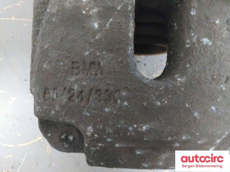 Bremsecaliper venstre foran til BMW 5-Serie 2010-2017 (F10/F11) (F10/F11) (BMW|34 11 6 791 919|)